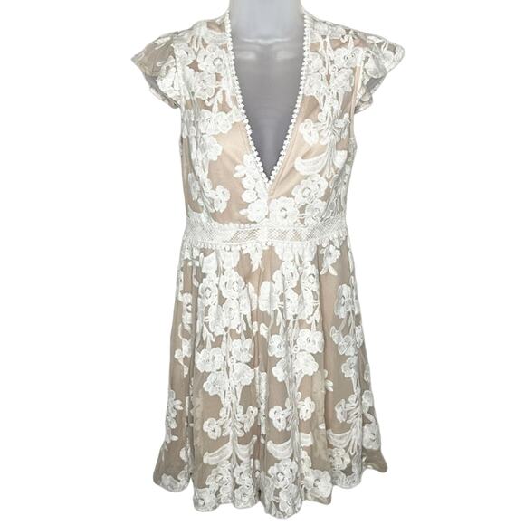 STORIA beige & ivory embroidered lace boho short dress size junior medium - Picture 2 of 8